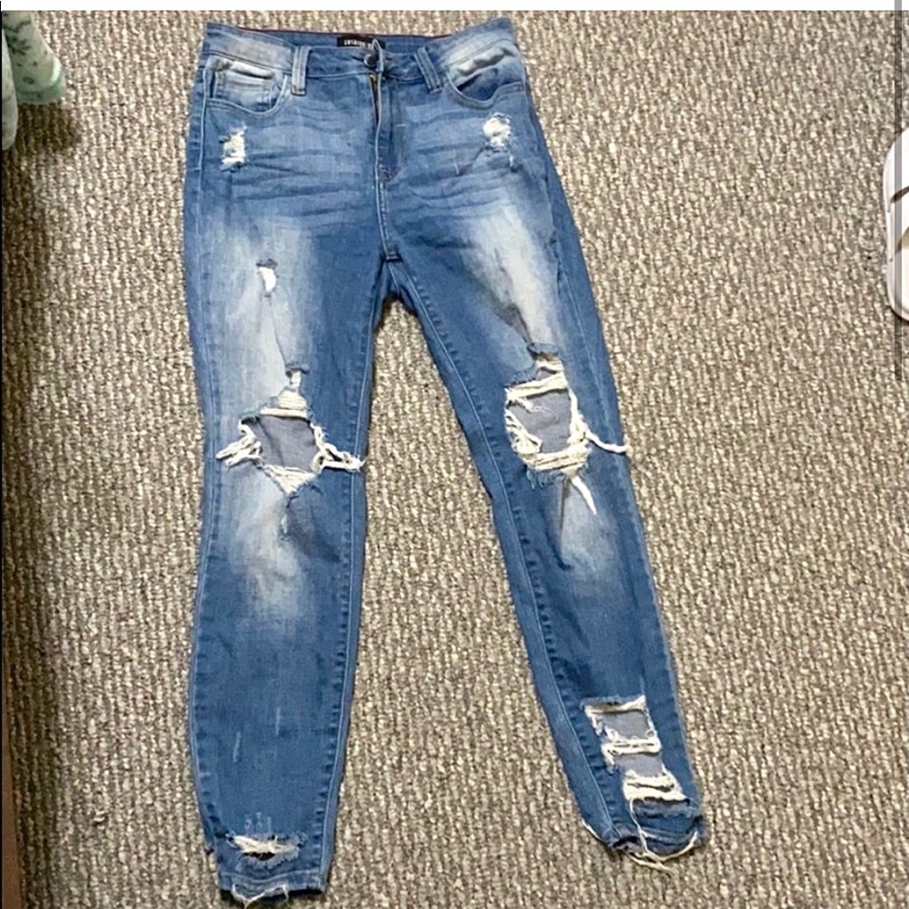 Fashion Nova ripped jeans